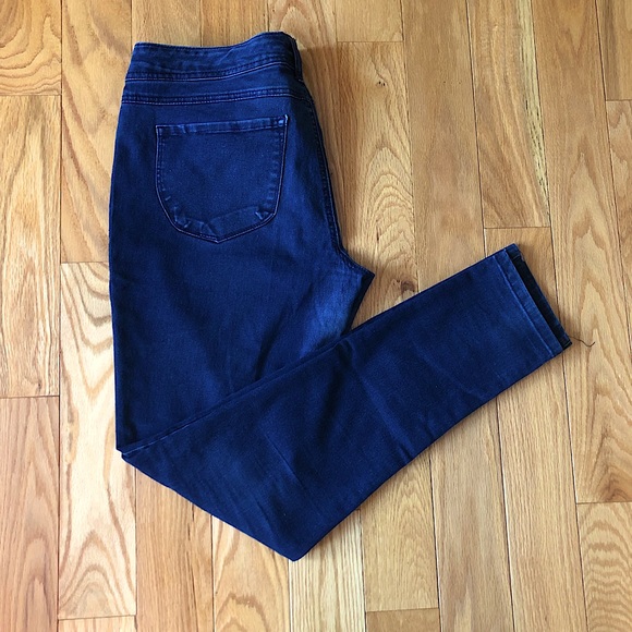 Brody Jeans Medium Wash Jeans - Picture 2 of 9